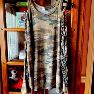 Love sleeve camo shirt